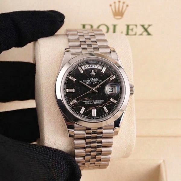 ROLEX DAY-DATE (AA+)
