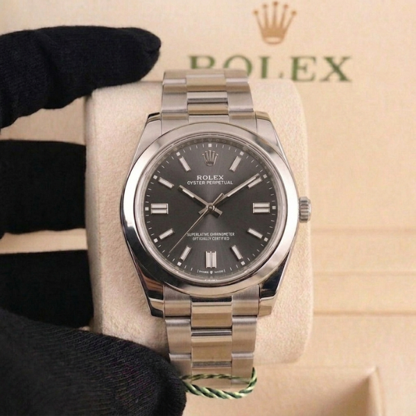 ROLEX OYSTER PERPETUAL (AA+)